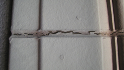 コーキング（目地）のひび割れ