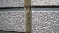 コーキング（目地）のひび割れ